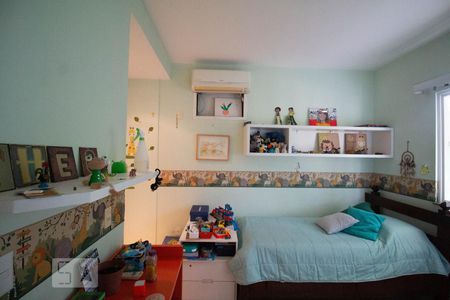 Casa de condomínio à venda com 256m², 4 quartos e 2 vagas Casa de condomínio à venda com 256m², 4 quartos e 2 vagasQuarto 2