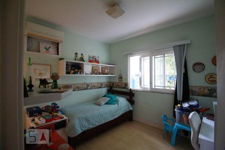 Casa de condomínio à venda com 256m², 4 quartos e 2 vagas Casa de condomínio à venda com 256m², 4 quartos e 2 vagasQuarto 2