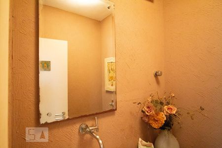 Casa de condomínio à venda com 256m², 4 quartos e 2 vagas Casa de condomínio à venda com 256m², 4 quartos e 2 vagasLavabo