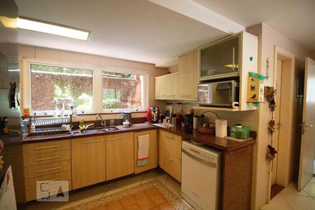 Casa de condomínio à venda com 256m², 4 quartos e 2 vagas Casa de condomínio à venda com 256m², 4 quartos e 2 vagasCozinha