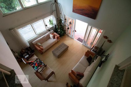 Casa de condomínio à venda com 256m², 4 quartos e 2 vagas Casa de condomínio à venda com 256m², 4 quartos e 2 vagasSala