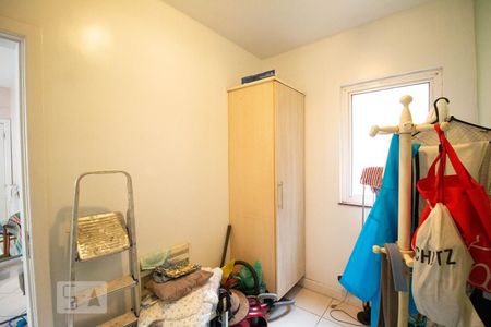 Casa de condomínio à venda com 256m², 4 quartos e 2 vagas Casa de condomínio à venda com 256m², 4 quartos e 2 vagasQuarto de Serviço