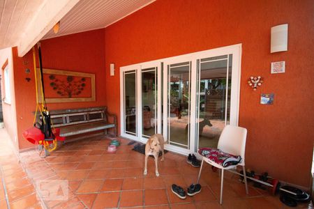 Casa de condomínio à venda com 256m², 4 quartos e 2 vagas Casa de condomínio à venda com 256m², 4 quartos e 2 vagasVaranda