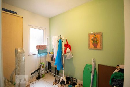 Casa de condomínio à venda com 256m², 4 quartos e 2 vagas Casa de condomínio à venda com 256m², 4 quartos e 2 vagasQuarto de Serviço