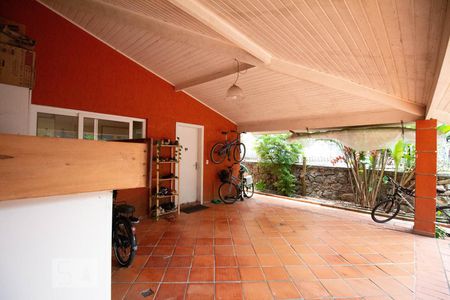 Casa de condomínio à venda com 256m², 4 quartos e 2 vagas Casa de condomínio à venda com 256m², 4 quartos e 2 vagasGaragem