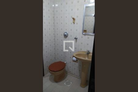 Banheiro de apartamento à venda com 1 quarto, 32m² em Vila Ipiranga, Porto Alegre