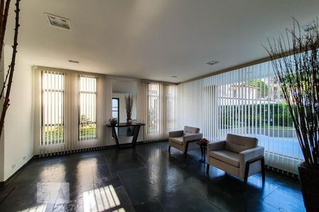 Apartamento à venda com 40m², 1 quarto e 1 vaga Apartamento à venda com 40m², 1 quarto e 1 vagaHall