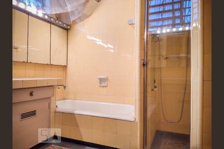Casa à venda com 290m², 3 quartos e 5 vagasBanheiro