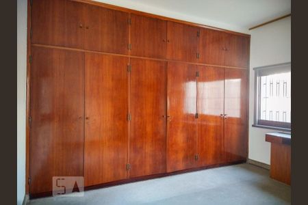 Casa à venda com 290m², 3 quartos e 5 vagasQuarto