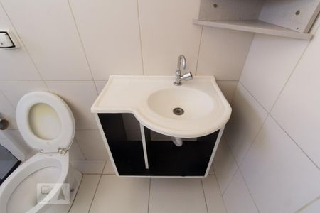 Casa para alugar com 90m², 2 quartos e 1 vaga Casa para alugar com 90m², 2 quartos e 1 vagaBanheiro