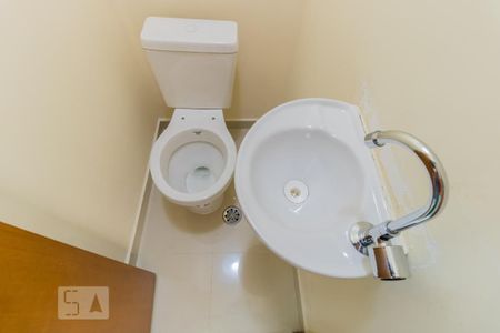 Casa à venda com 200m², 3 quartos e 2 vagasDetalhe banheiro