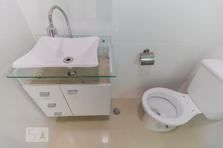 Casa à venda com 200m², 3 quartos e 2 vagasDetalhe banheiro