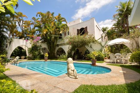 Piscina de casa para alugar com 5 quartos, 700m² em Jardim Virginia, Guarujá