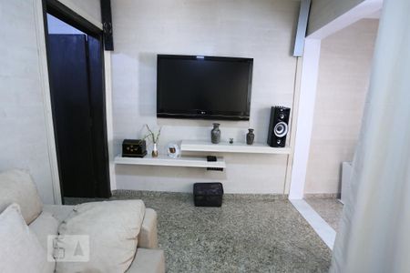 Casa à venda com 320m², 6 quartos e 2 vagasSala de TV