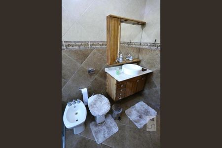 Casa à venda com 320m², 6 quartos e 2 vagasBanheiro Corredor