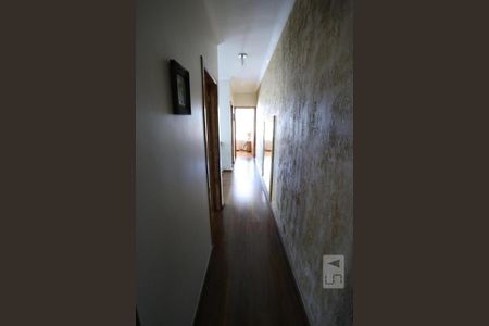 Casa à venda com 320m², 6 quartos e 2 vagasCorredor