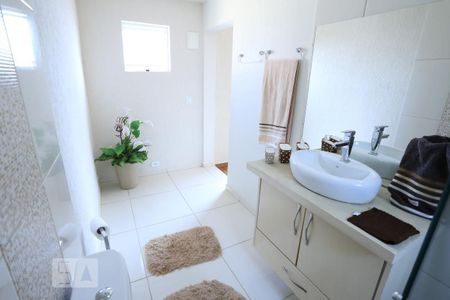 Casa à venda com 320m², 6 quartos e 2 vagasBanheiro da Suíte 2