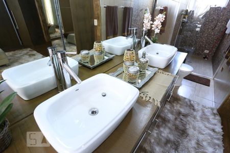 Casa à venda com 320m², 6 quartos e 2 vagasPia