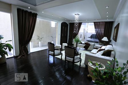 Sala de Estar de casa à venda com 6 quartos, 320m² em Vila Paranagua, São Paulo