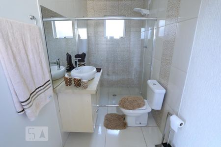Casa à venda com 320m², 6 quartos e 2 vagasBanheiro da Suíte 2