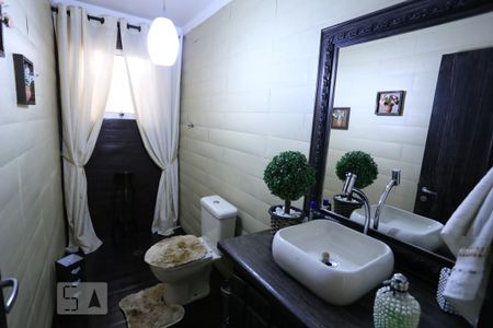 Casa à venda com 320m², 6 quartos e 2 vagasLavabo