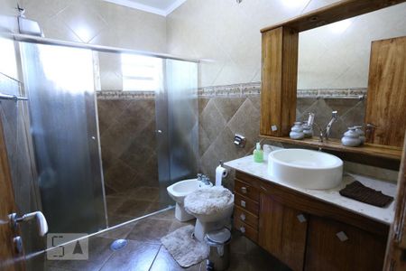 Casa à venda com 320m², 6 quartos e 2 vagasBanheiro Corredor