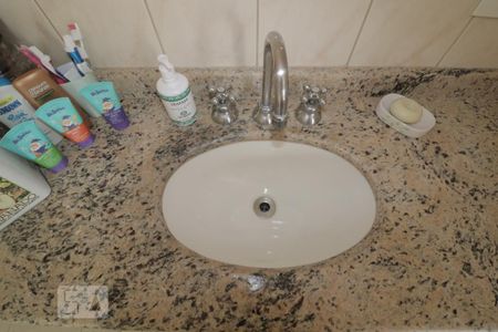 Apartamento à venda com 90m², 3 quartos e 3 vagasBanheiro da Suite 1 - pia