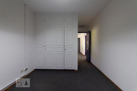 Casa à venda com 240m², 6 quartos e 3 vagasSuíte 1