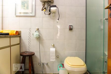 Apartamento à venda com 485m², 4 quartos e 3 vagasBanheiro da Suíte 2