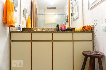 Apartamento à venda com 485m², 4 quartos e 3 vagasBanheiro da Suíte 2