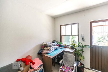 Sala de casa de condomínio à venda com 2 quartos, 50m² em Guarujá, Porto Alegre
