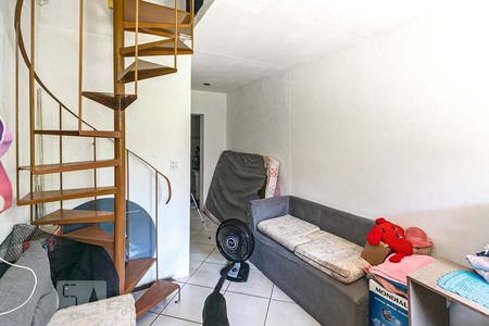 Casa de condomínio à venda com 50m², 2 quartos e 1 vagaSala