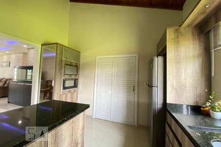 Casa à venda com 117m², 2 quartos e 2 vagasCozinha 