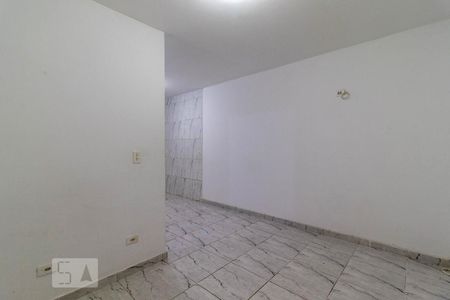 Quarto / Sala de casa para alugar com 1 quarto, 25m² em Vila Romero, São Paulo