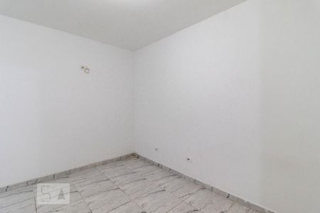 Quarto / Sala de casa para alugar com 1 quarto, 25m² em Vila Romero, São Paulo