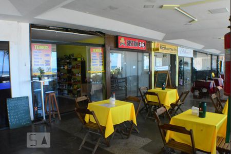 Apartamento para alugar com 63m², 2 quartos e 1 vagaLojas