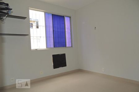 Quarto 1 de apartamento para alugar com 2 quartos, 56m² em Jacarepaguá, Rio de Janeiro