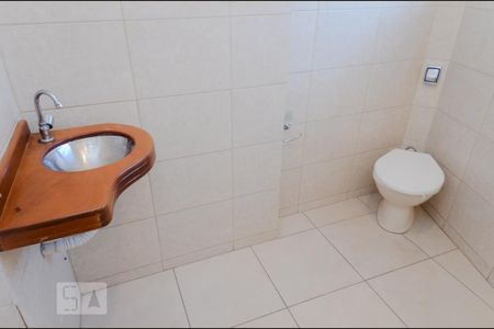 Casa para alugar com 190m², 3 quartos e 3 vagas Casa para alugar com 190m², 3 quartos e 3 vagasBanheiro da Suíte