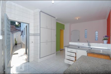 Casa para alugar com 190m², 3 quartos e 3 vagas Casa para alugar com 190m², 3 quartos e 3 vagasCozinha