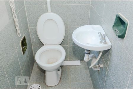 Casa para alugar com 190m², 3 quartos e 3 vagas Casa para alugar com 190m², 3 quartos e 3 vagasBanheiro de Serviço
