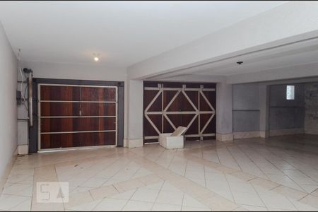 Casa para alugar com 190m², 3 quartos e 3 vagas Casa para alugar com 190m², 3 quartos e 3 vagasGaragem