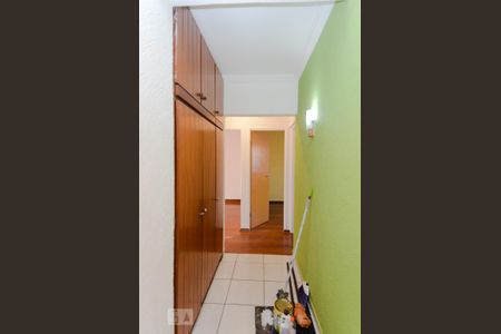 Casa para alugar com 190m², 3 quartos e 3 vagas Casa para alugar com 190m², 3 quartos e 3 vagasCorredor Dormitórios