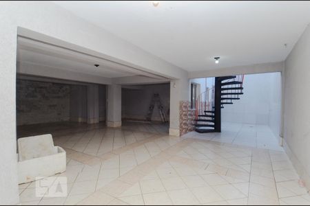 Casa para alugar com 190m², 3 quartos e 3 vagas Casa para alugar com 190m², 3 quartos e 3 vagasGaragem