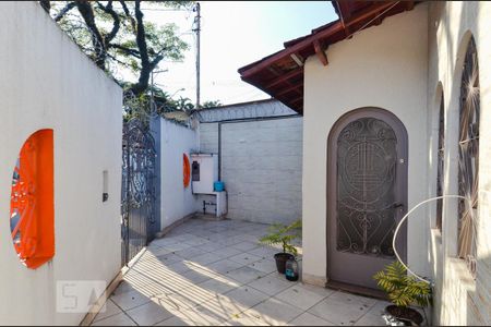 Casa para alugar com 190m², 3 quartos e 3 vagas Casa para alugar com 190m², 3 quartos e 3 vagasÁrea Externa