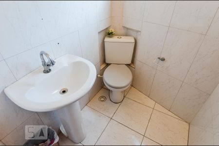 Casa para alugar com 190m², 3 quartos e 3 vagas Casa para alugar com 190m², 3 quartos e 3 vagasBanheiro Social