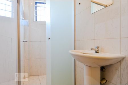 Casa para alugar com 190m², 3 quartos e 3 vagas Casa para alugar com 190m², 3 quartos e 3 vagasBanheiro Social