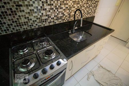 Apartamento à venda com 93m², 4 quartos e 2 vagasCozinha 