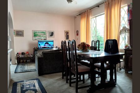 Casa à venda com 270m², 3 quartos e 5 vagas Casa à venda com 270m², 3 quartos e 5 vagasSala