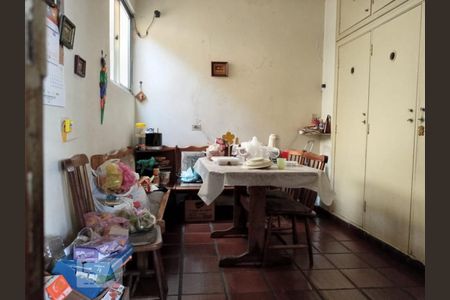 Casa à venda com 270m², 3 quartos e 5 vagas Casa à venda com 270m², 3 quartos e 5 vagasQuarto