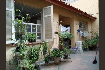 Casa à venda com 270m², 3 quartos e 5 vagas Casa à venda com 270m², 3 quartos e 5 vagasÁrea Externa